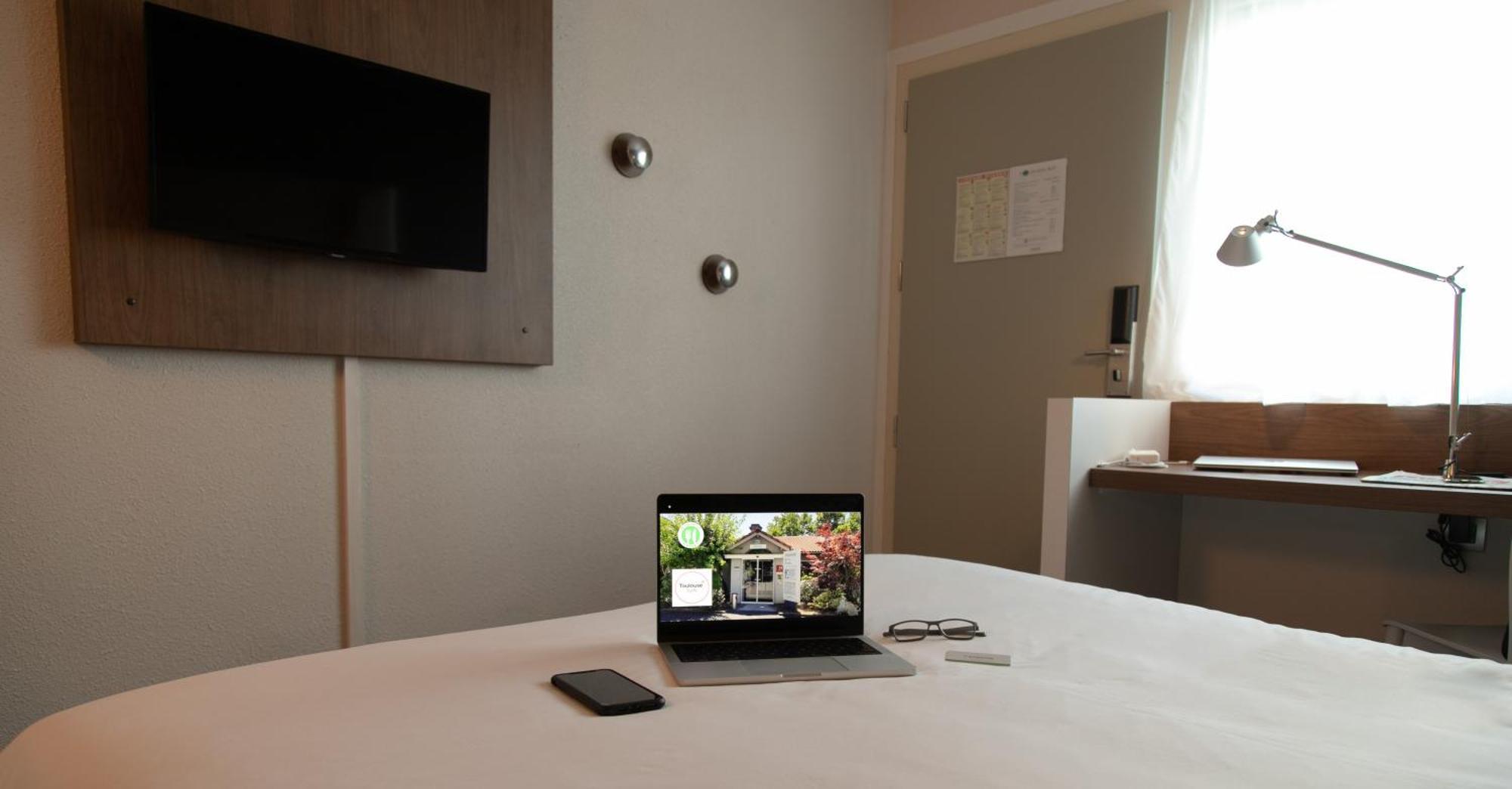 Hotel Campanile Toulouse - Blagnac Aeroport Zewnętrze zdjęcie