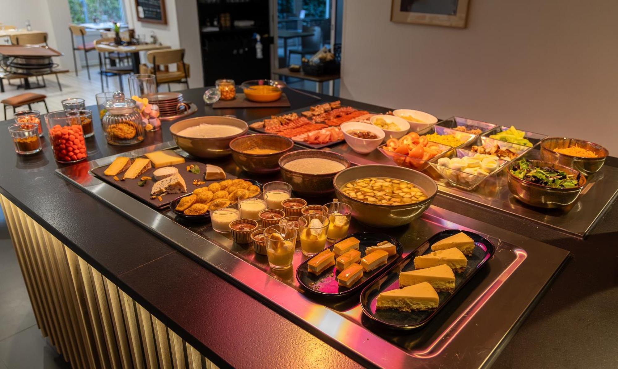 Hotel Campanile Toulouse - Blagnac Aeroport Zewnętrze zdjęcie