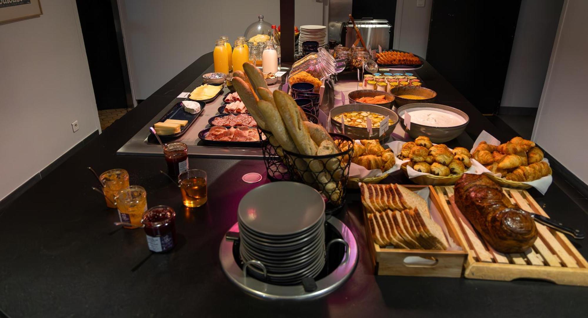 Hotel Campanile Toulouse - Blagnac Aeroport Zewnętrze zdjęcie